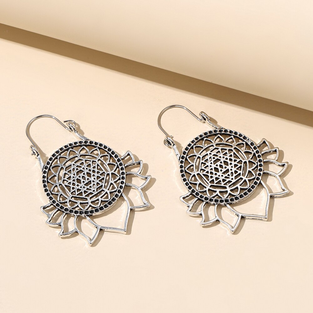 Mode Vrouwen Zonnebloem Shape Hol Graveren Legering Oorbellen Sieraden