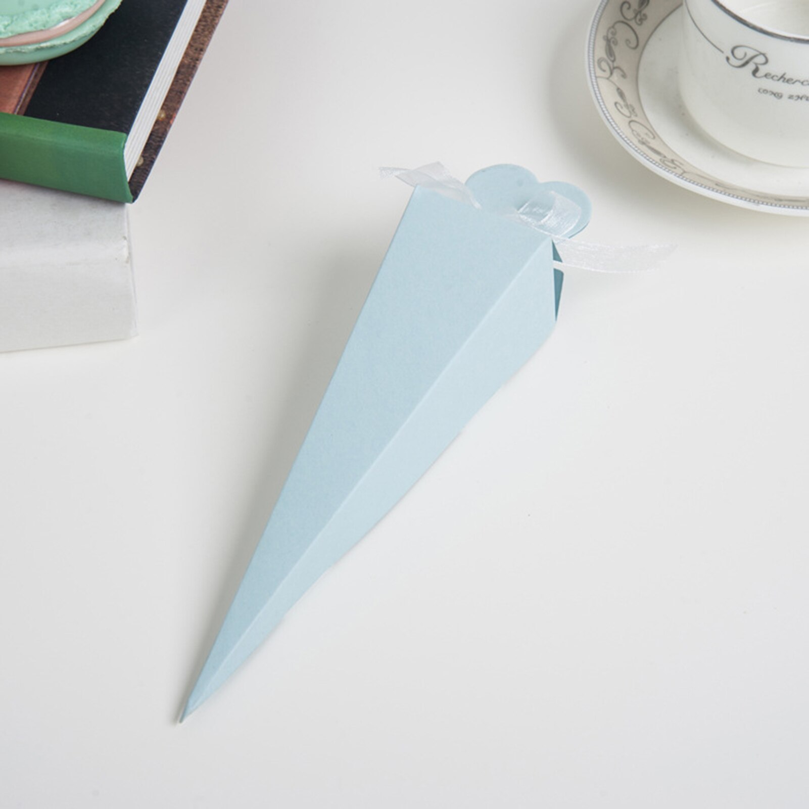 50pcs Cones Favour Box Long Triangles Shape Sweet Candy Box For Wedding Birthday Party Cake Decorating Tools: light blue