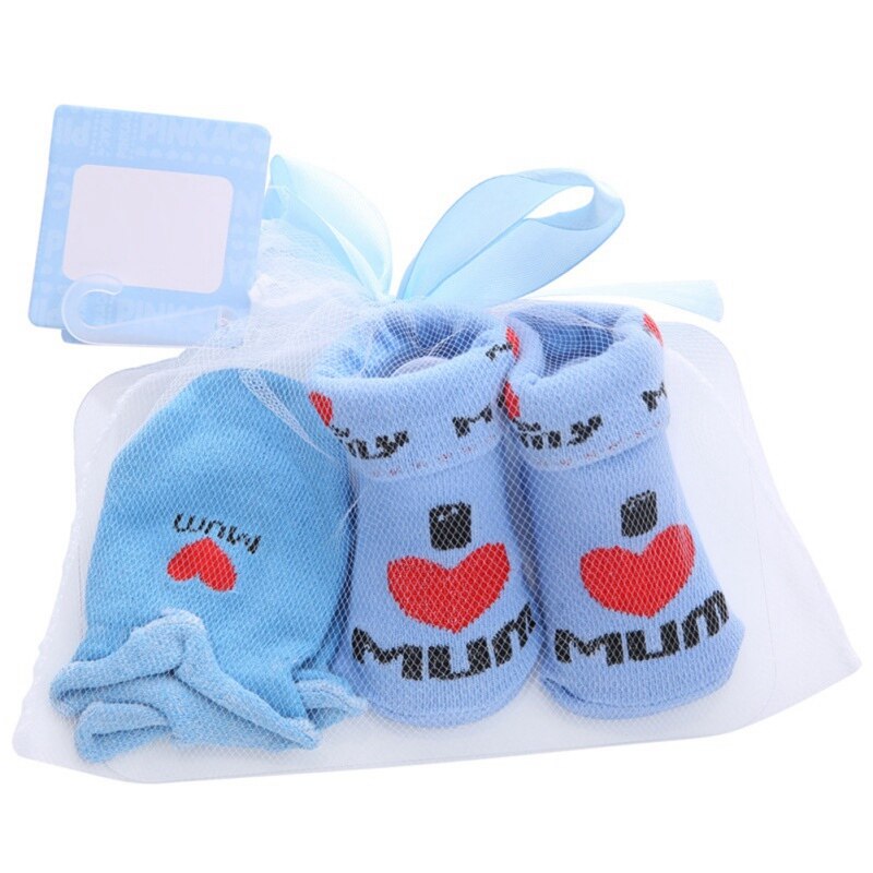 Casual Newborn Baby Boy Cute Bibs Gloves Set Baby Striped Polka Dot Non-Slip Cotton Mid Stockings And Gloves Set