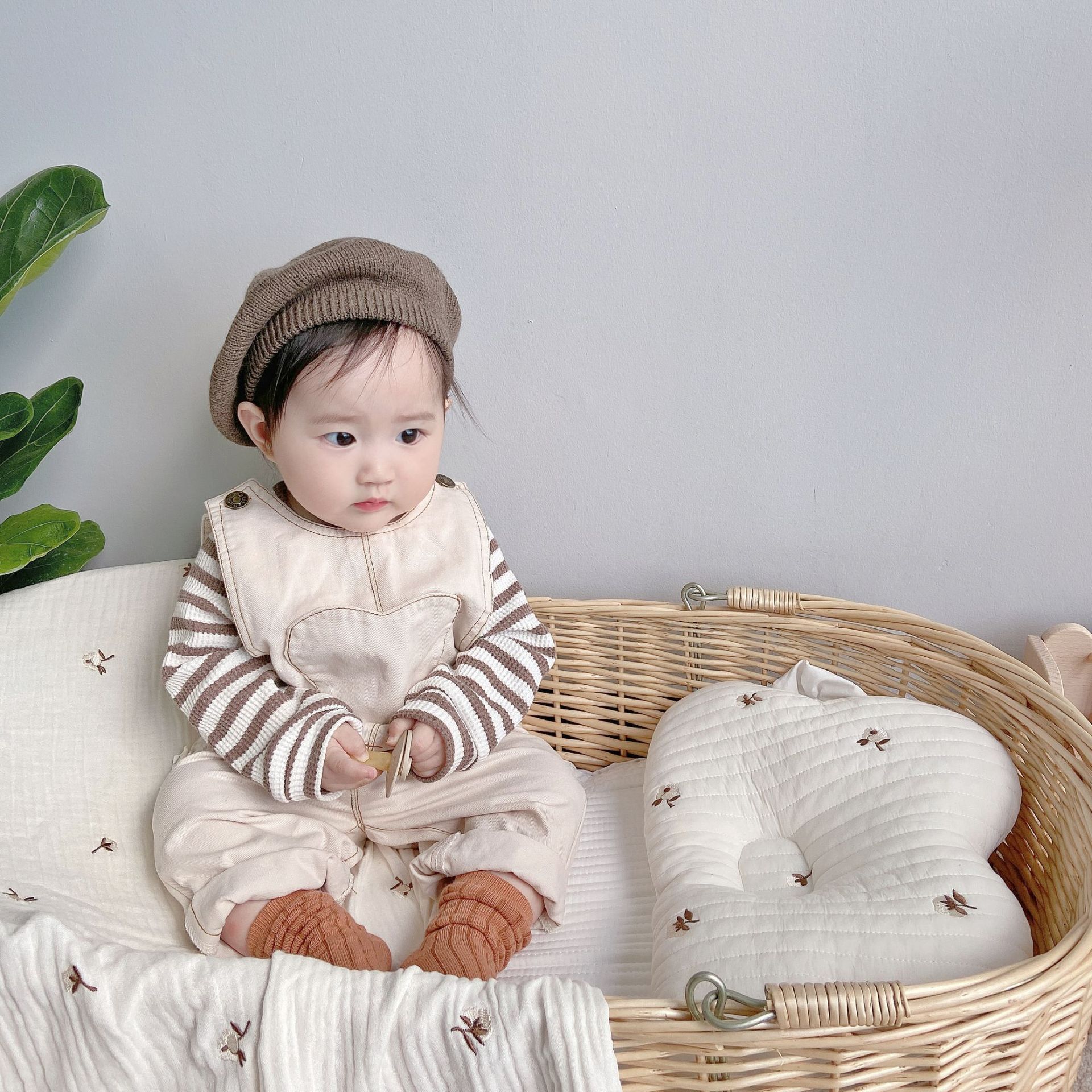 Combinaison en denim ample et doux pour enfants de 0 à 5 ans, à manches pour garçons et filles, à poche en cœur, combinaison automne