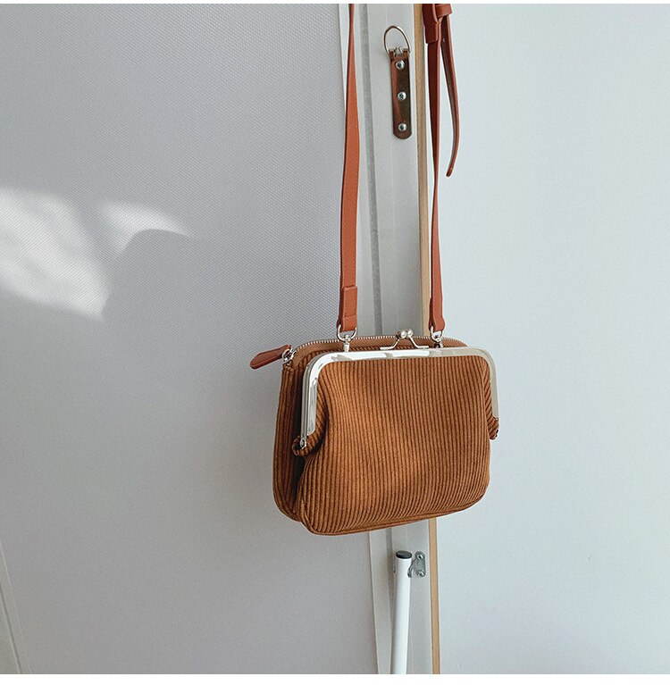 Mode Clip Shell Vrouwen Schoudertassen Handtassen Retro Corduroy Crossbody Bag Vrouwelijke Kleine Portemonnees Koppelingen Winter: brown