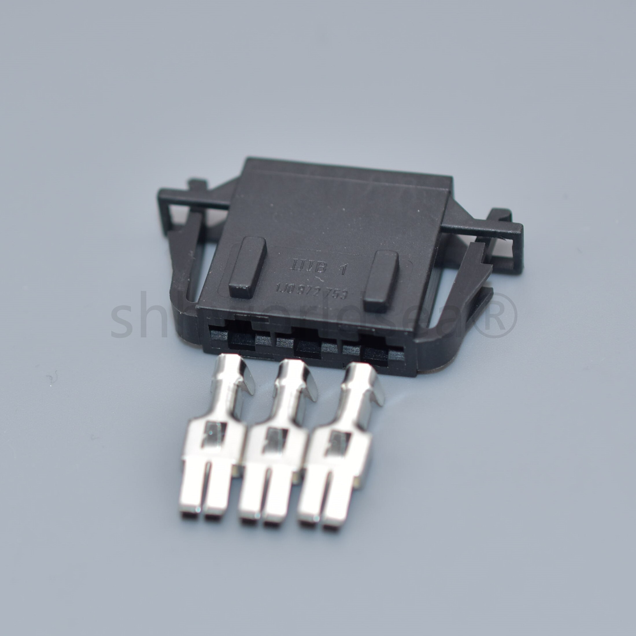 shhworldsea 3 Pin 1J0972763 Auto Blower Heater Socket For VW Tiguan Sagitar Magotan 1J0972753 6.3 Series Car Wire Connector: 1set female