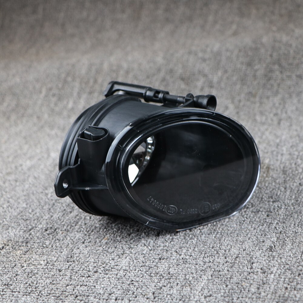 30764931 Front Bumper Fog Lamp Right Side Fog Light Without Bulb For VOLVO S40 V50: 30764930 Left