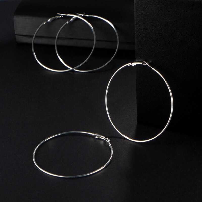 Sierlijke vrouwelijke grote ronde sieradenset met bedel, goud en zilverkleurige creolen voor vrouwen, luxe bruidsgeometrie, bruidsoorbellenset