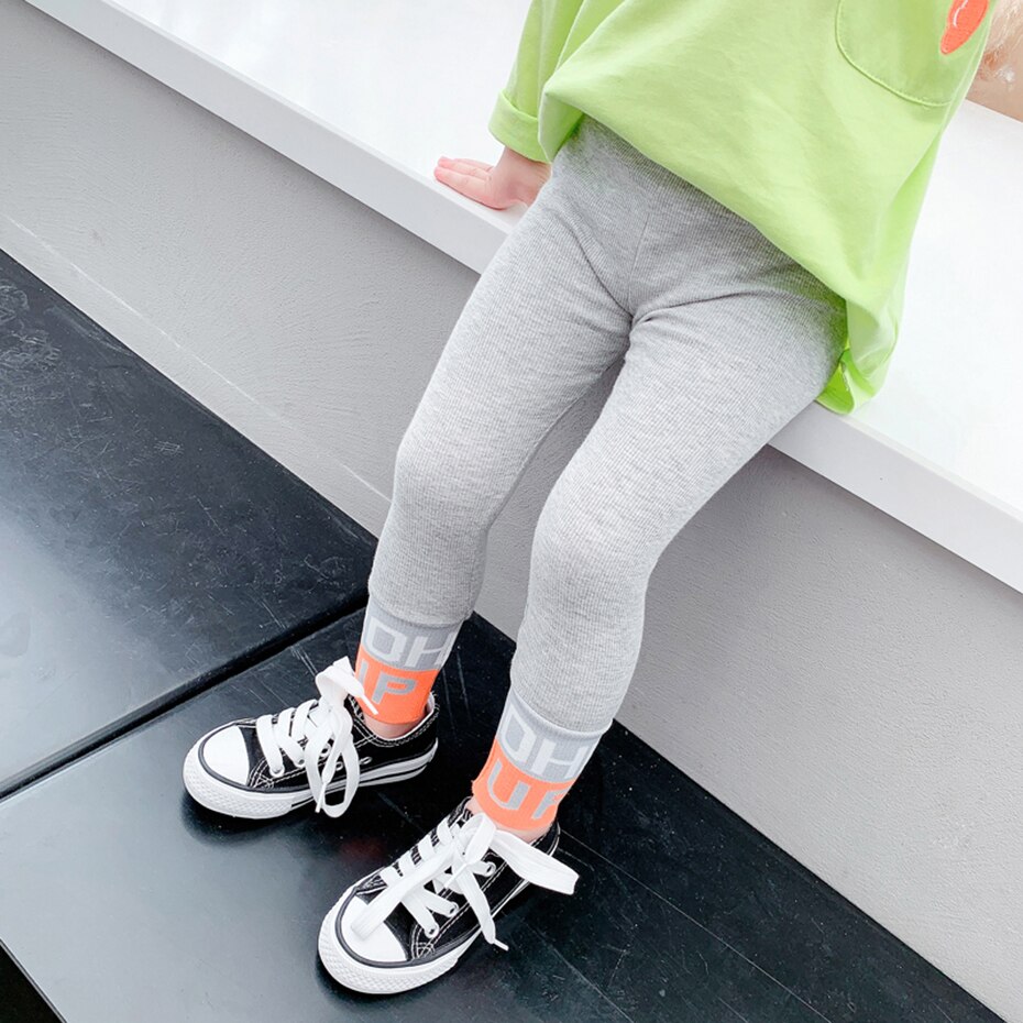 Leggings ragazza lettera ragazze pantaloni Slim pantaloni Patchwork per bambini primavera autunno bambino ragazza vestiti stile Casual