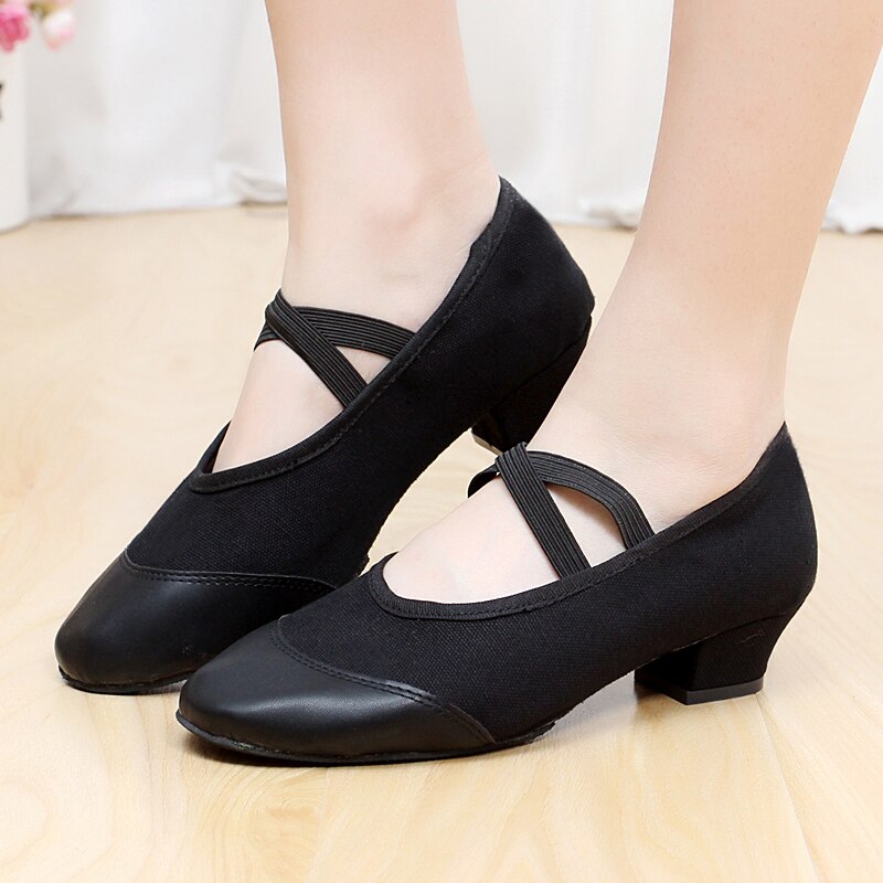 Women&#39;s Red/Black Canvas Dance Shoes Low Heel Dance Practice Shoes Soft And Breathable PU Shoes Head