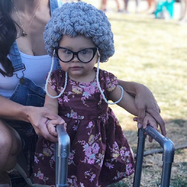 Barn & vuxna hattar söt gammal dam kvinna lockigt hår peruk mössa skullies mössor vinterstickade barn baby hattar och kepsar tillbehör