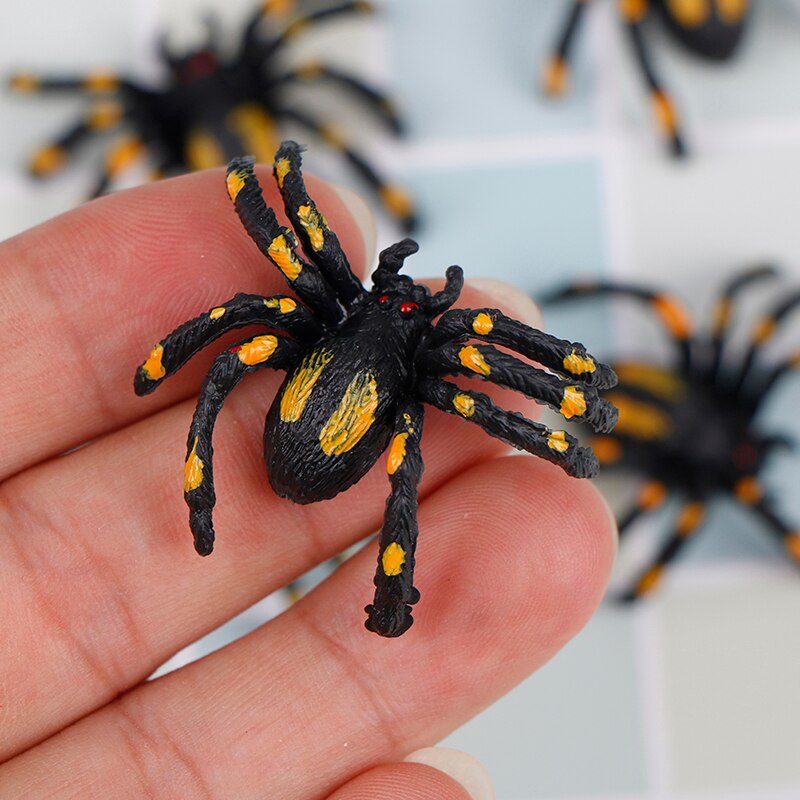5Pcs Novelty Grappig Simulatie Spider Plastic Spider Grappig Grapje Speelgoed Joke Prank Realistische Rekwisieten Halloween Party Decoratie
