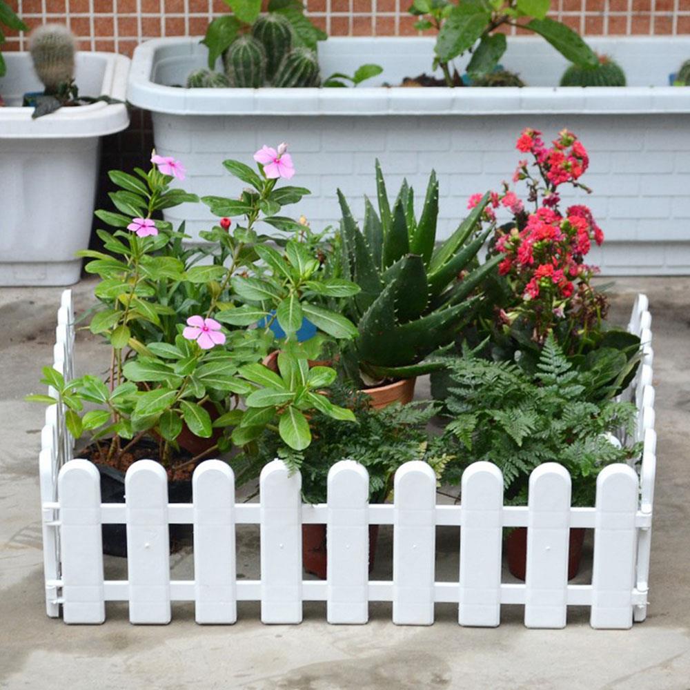 White Plastic Gardening Christmas Decorative Fence Beautiful Plastic Fence Flower Pots Christmas Tree Fence Countryside