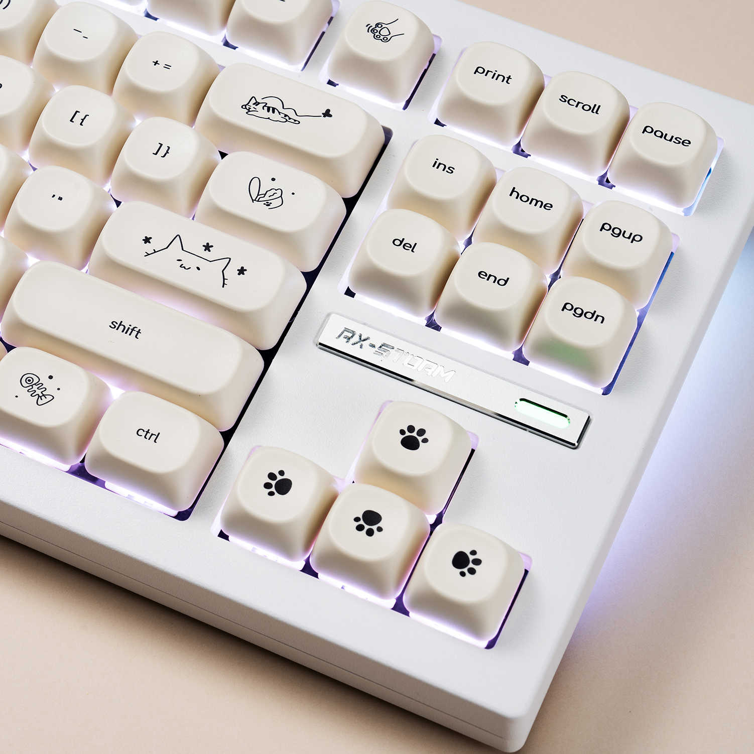 124-toetsen Leuke kat Keycaps PBT Sublimatie Moa Ball Cap Wit Minimalistisch Klein lettertype Mechanisch toetsenbord Keycaps Koreaans Engels