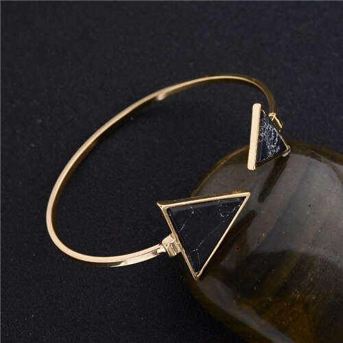 MESTILO Gold Platte Schwarz Weiß Geometrische Dreieck Öffnen Manschette Punk Armband Armreif Faux Marmor Stein pulseras aus Indien