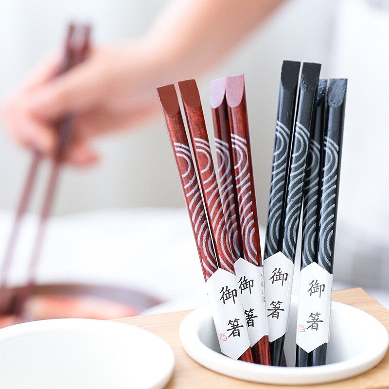 Våg japanska indonesiska järn trä spetsiga ätpinnar hushåll sushi ätpinnar mellanmål hotell ätpinnar söta