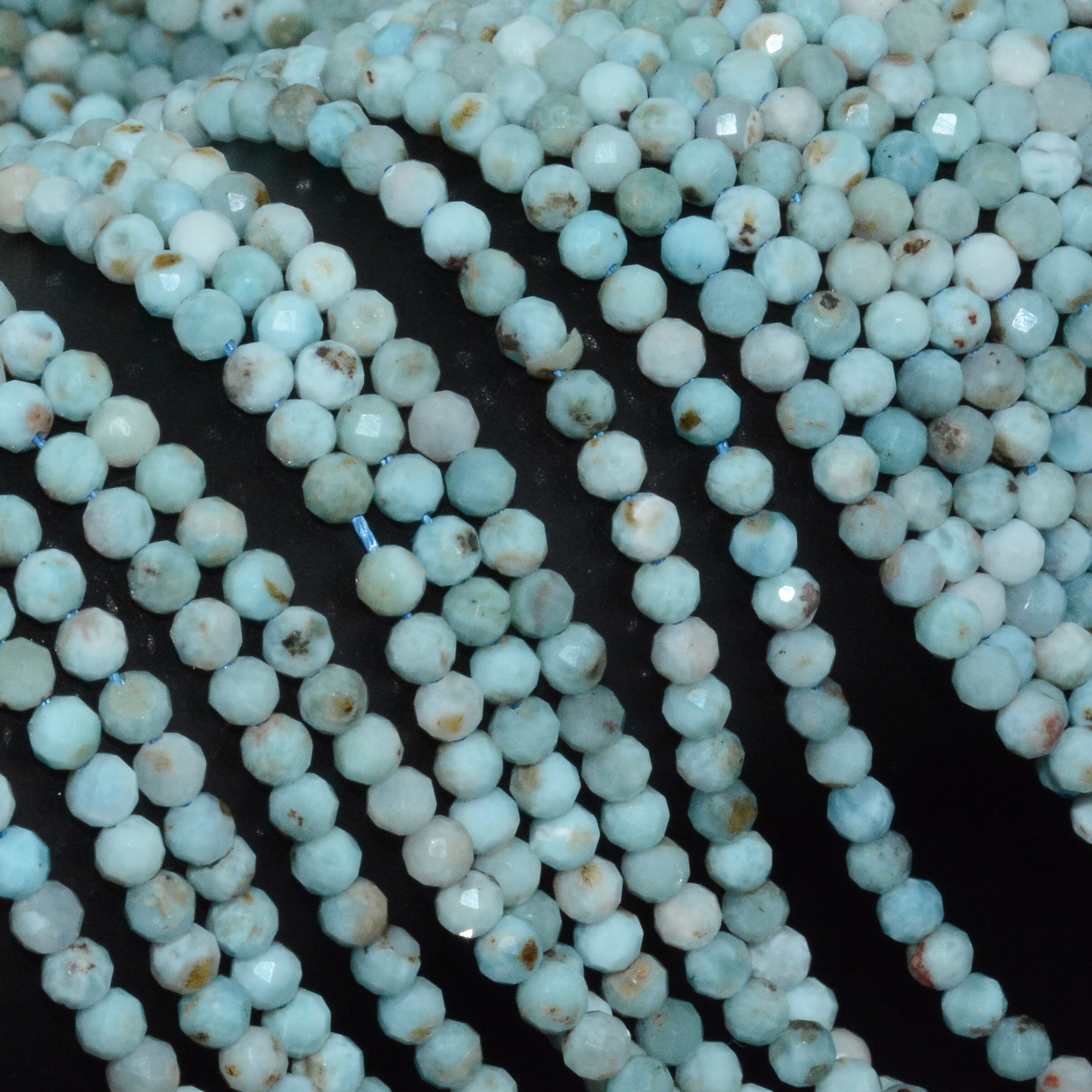 Natürliche, einfache, facettierte larimar-rundperlen 4mm