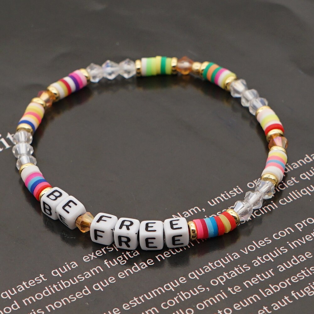 Go2 boho armbanden voor dames, letters van polymeerklei, kralen patchwork armbanden, elastische heishi kralen, handgemaakte dames polsbandjes