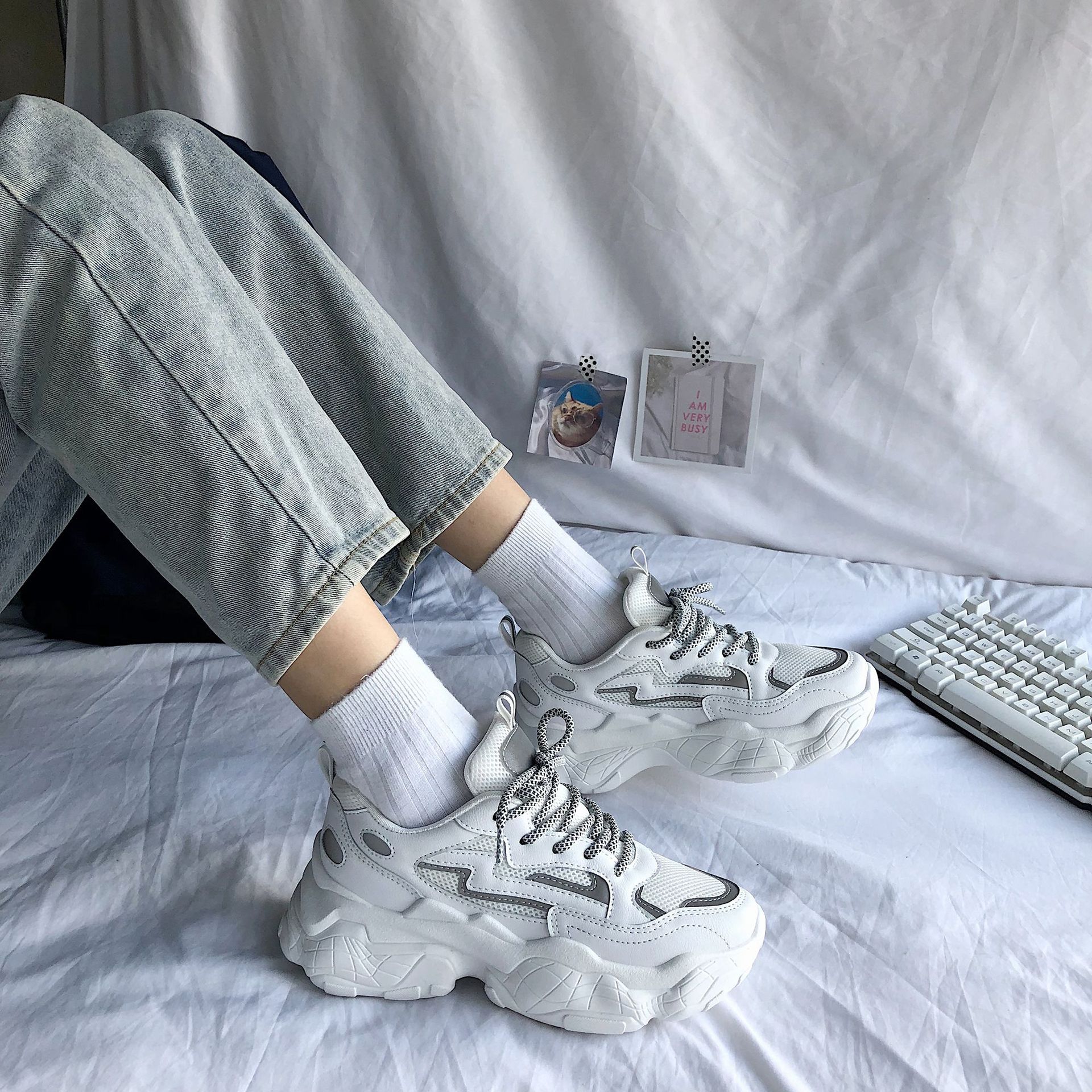 Baskets réfléchissantes femmes maille respirant plate-forme talons compensés chaussures à lacets vulcaniser chaussures femme sport chaussures plates papa chaussures: WHITE / 39