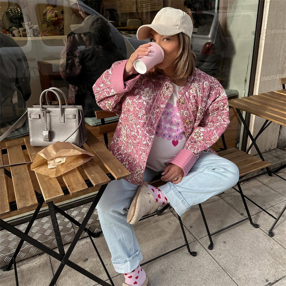 Neue modische und vielseitige langärmelige, lockere und schlankmachende bedruckte Baumwolljacke für Damen Ich bin europäischen und amerikanischen Stil 2024.