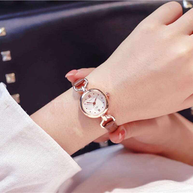 Vrouwen Meisje Eenvoudige Quartz Horloge Pu Lederen Band Mini Dunne Wijzerplaat Horloges EIG88