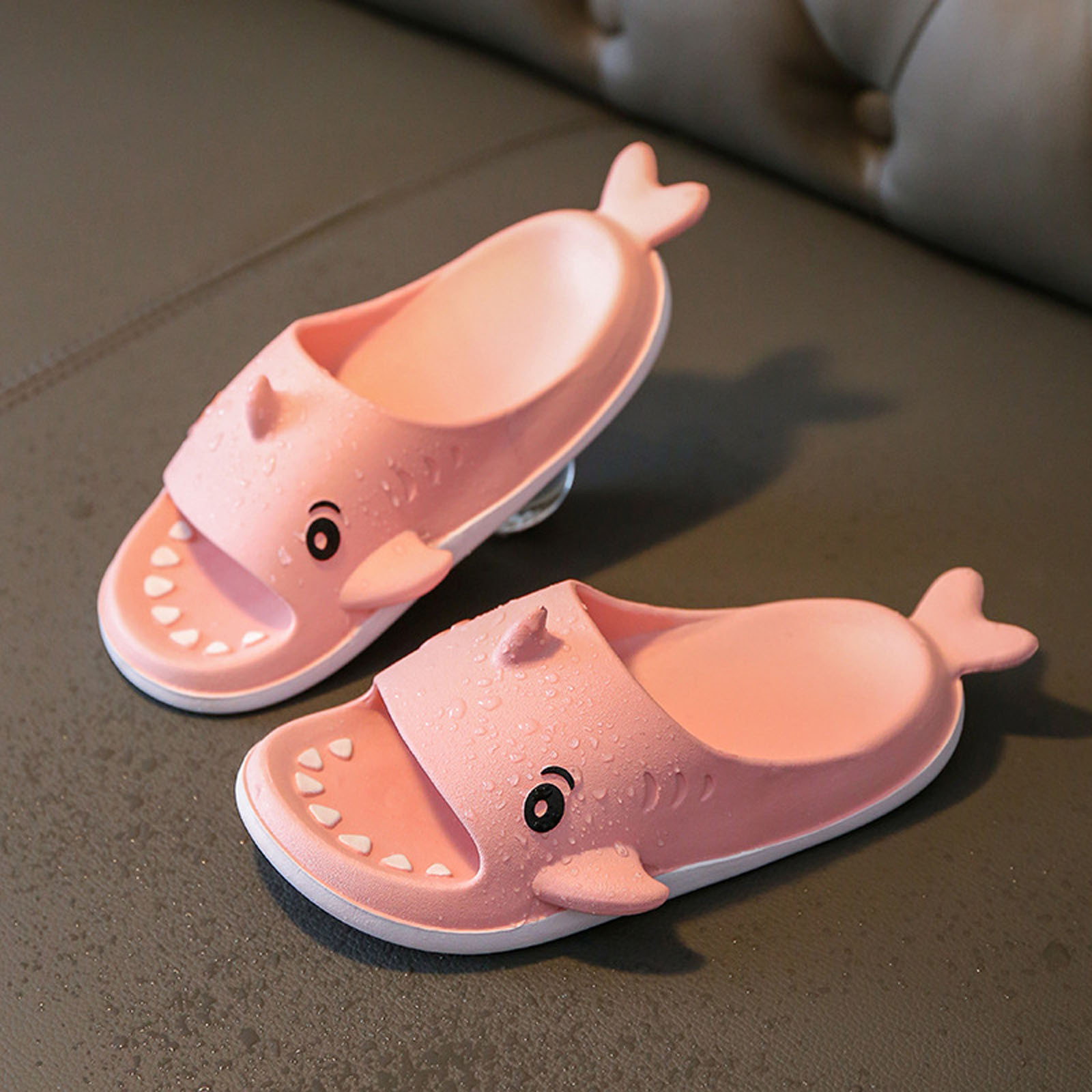 Kids Slippers For Boys Girls Cartoon Shark Shoes 1-6 Years Slippers For Home Summer Non-Slip Bath Home Bathroom Beach Shoes