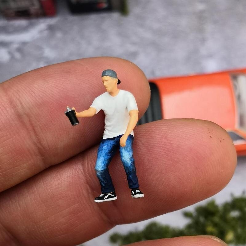 Racemedal 1:64 skalfigurer diorama graffiti basebollkeps upplaga begränsad  b8 j 8