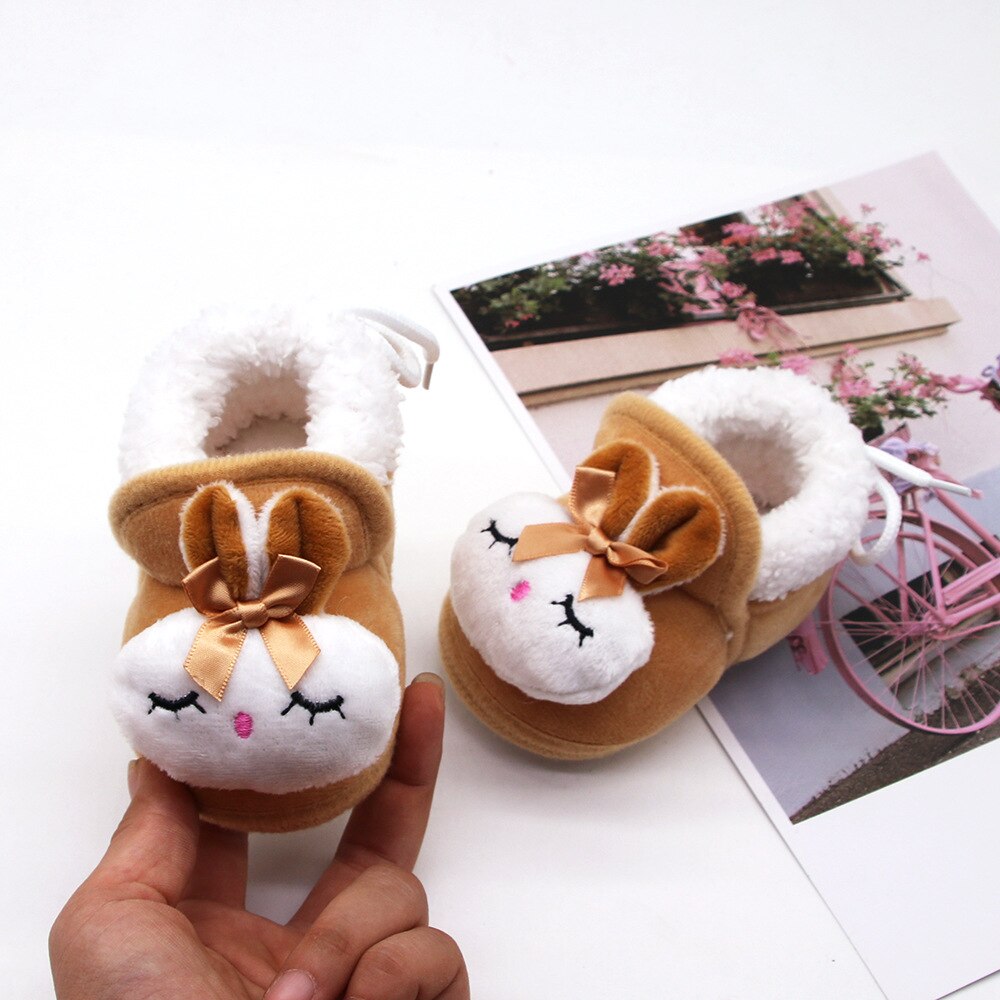 2020 nova Infantil Inverno Botas de Neve Sapatos De Bebê Anti-Slip Sole Bow-knot Inverno Quente Ata Acima As Sapatilhas faux Fur Berço Sapatos Vermelhos