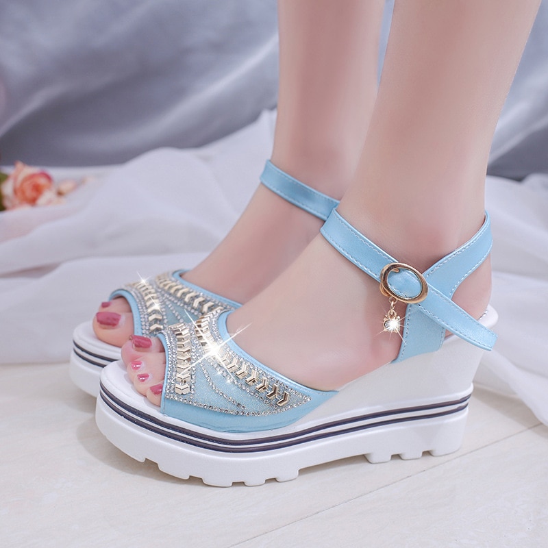 Rom kvinnor sandaler casual wedge sandaler sommar peep toe ankelrem med häl plattform pump kristall arbete kvinnor skor