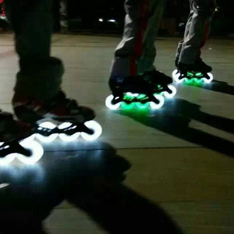 1pcs Outdoor Cool Flash Roller Wheels 90A PU LED Flashing inline skate wheel 76mm skate wheel rollerblad skate Super Durable