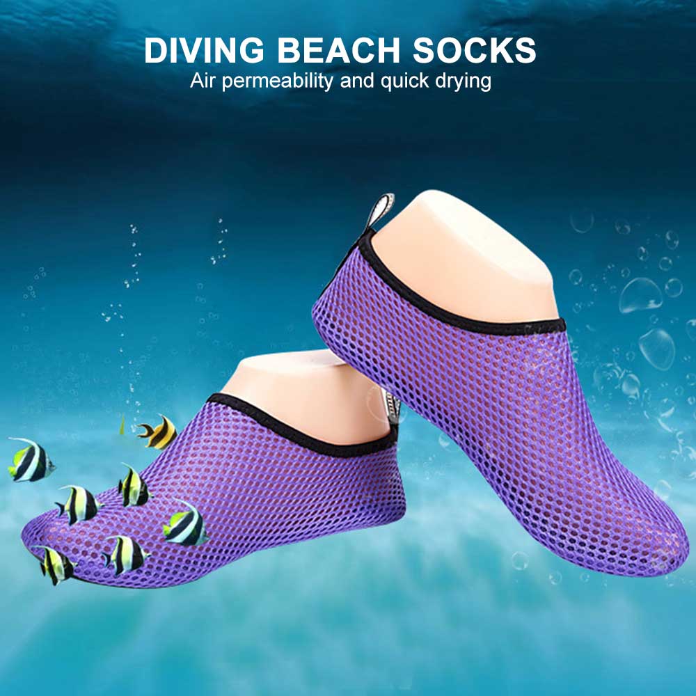 1 Pair Water Shoes Non-Slip Aqua Socks Quick-Dry Outdoor Sports Lightweight Swim Shoes for Men Women Beach Swim Surf