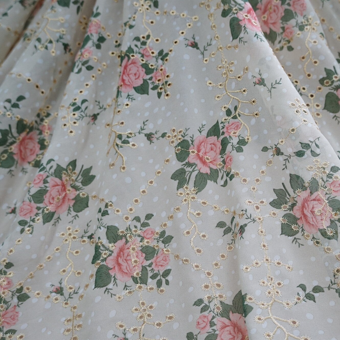 Blød print blomst chiffon blonder stof guld tråd øje til diy sy gardin baby blomst sommer maxi kjole stof  by 1 yard