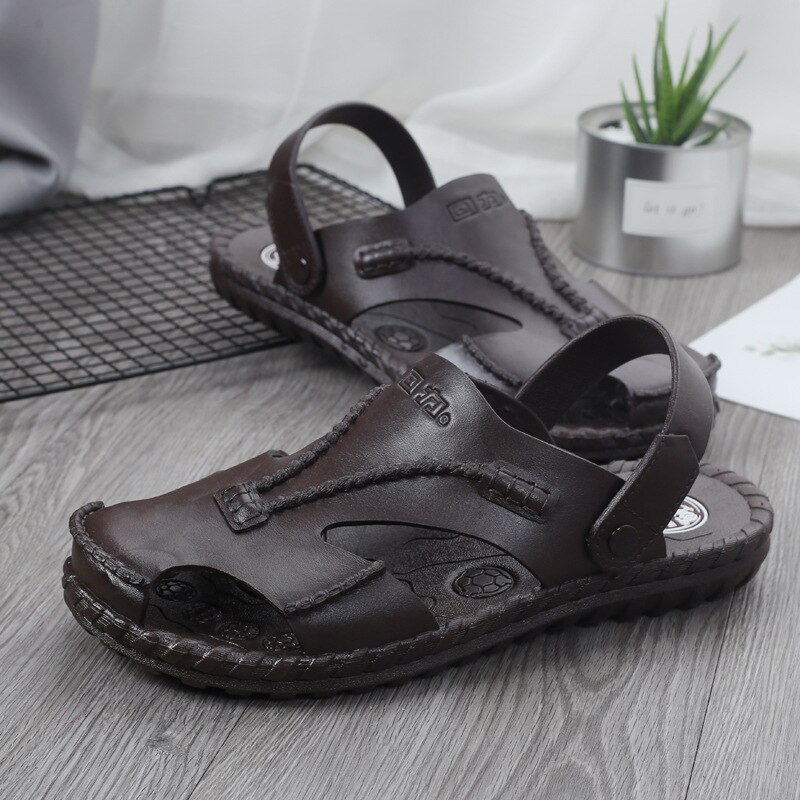 Nuove pantofole infradito estive per uomo pantofole da spiaggia sandali marroni scarpe comode scarpe da bagno antiscivolo scivoli da uomo in pelle