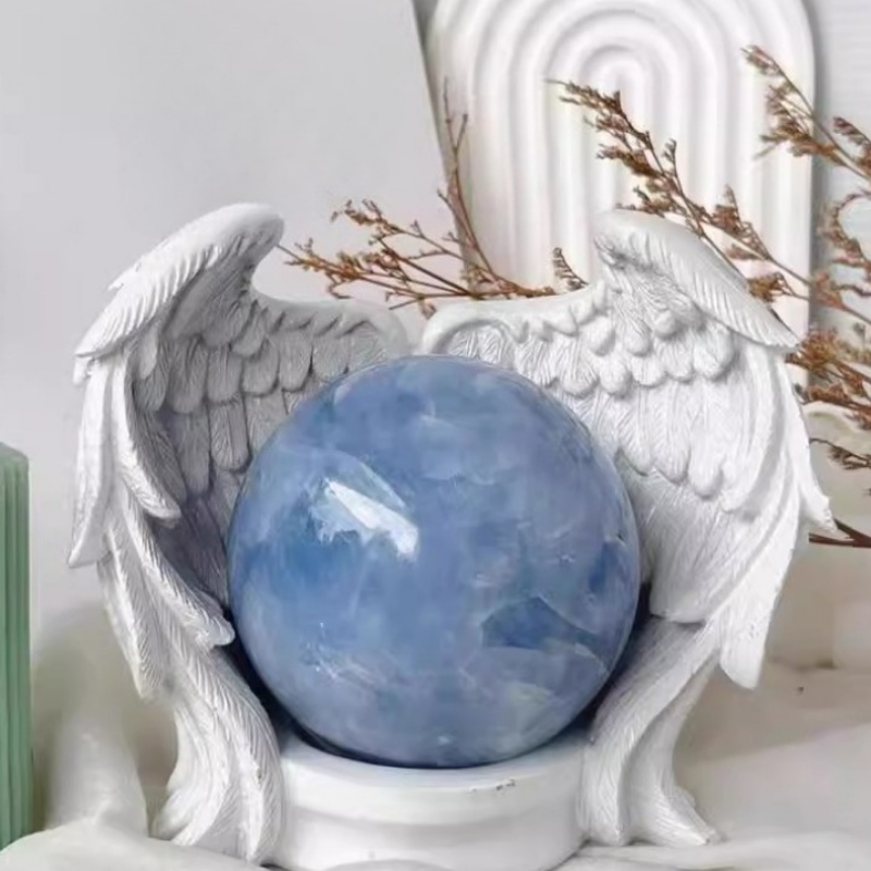 Helt naturlig celestitt krystallkule, de blå utsøkte yogakrystallkulene i tre tilfeldige farger til hjemmedekorasjon