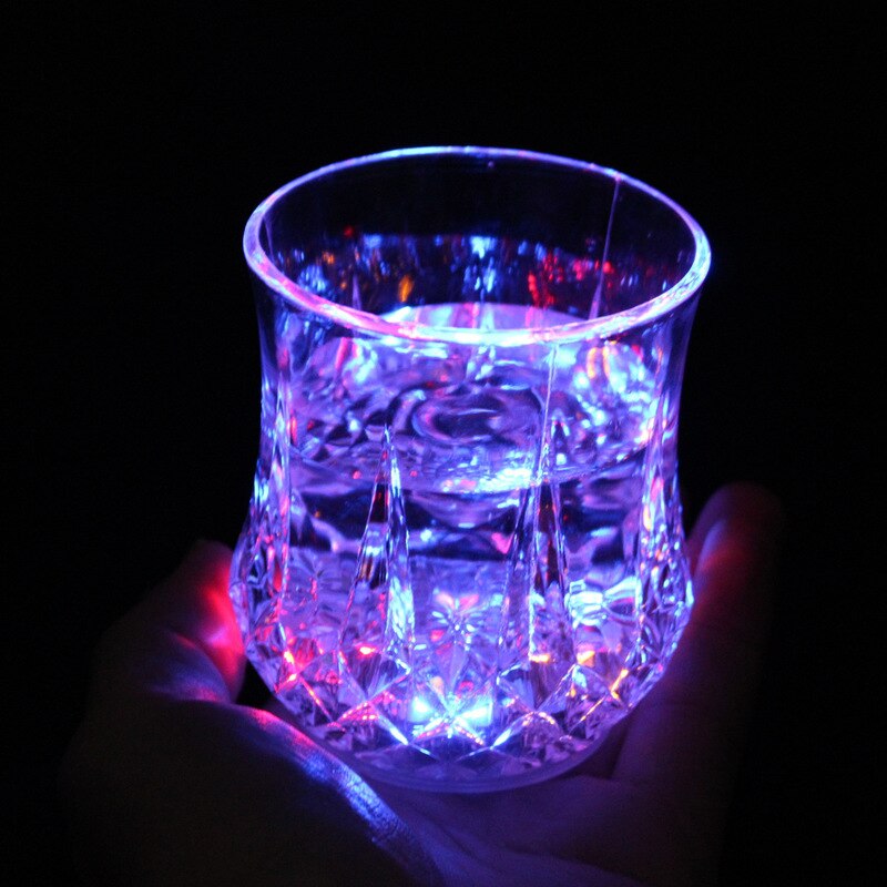 200 Ml Diamant Geslepen Oppervlak Inductie Licht Water Cup Transparetn Kleurrijke Licht Romantische Bier Bekers Voor Bar Patry Lichtgevende Speelgoed