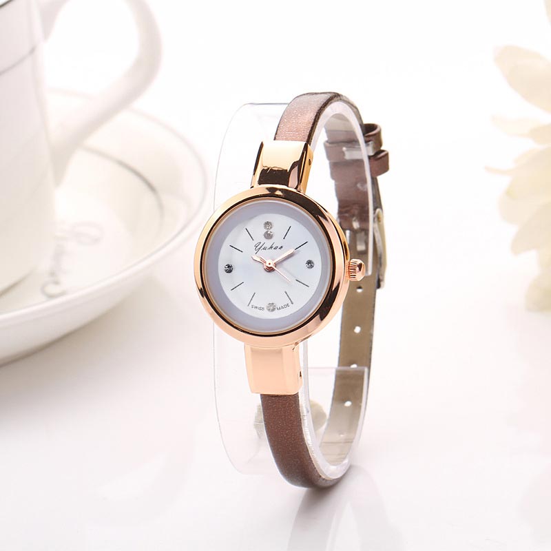 Reloj de cuarzo con correa de cuero fino para mujer, Retro cronógrafo de pulsera, de cristal y circonita, color marrón, femenino: Café