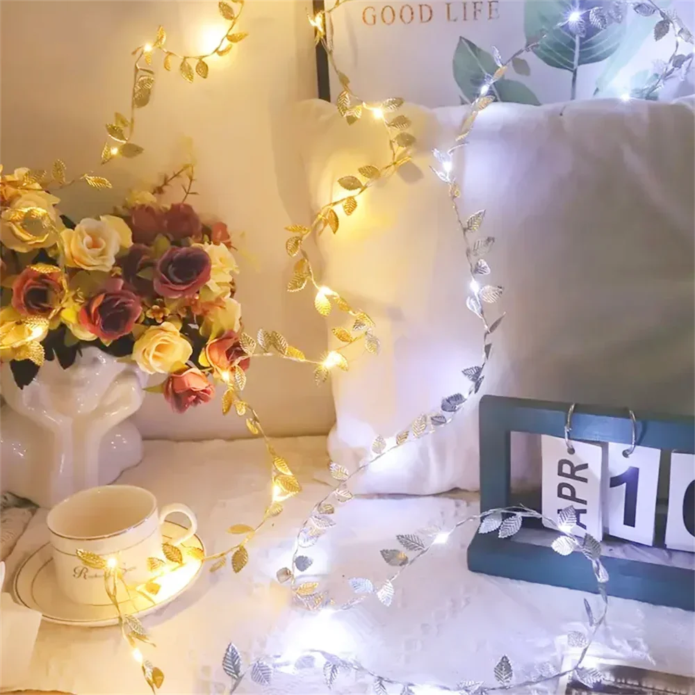 Goldene silberne kleine Blätter Lichterkette 20/50/100 LEDs batteriebetriebene künstliche Pflanzengirlande Rebelichter für Hochzeit Home Party