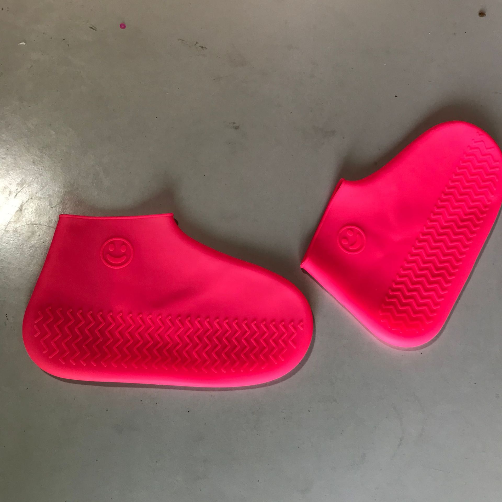 Pokrowiec na buty lateksowe silikonowe kalosze osłony na buty wielokrotnego użytku zewnętrzne wodoodporne pogrubienie antypoślizgowa nakładka ochronna na buty Protect: Czerwony / M
