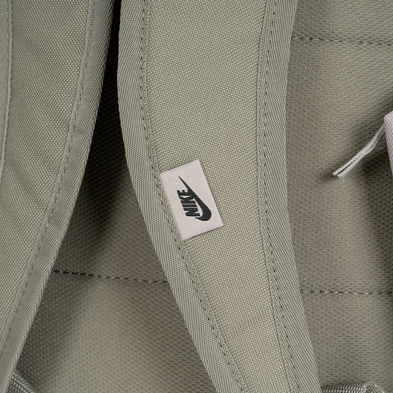 Torby męskie i damskie Nike, torby sportowe, plecaki turystyczne, plecaki szkolne dla uczniów, modne plecaki podróżne Ba6032-320
