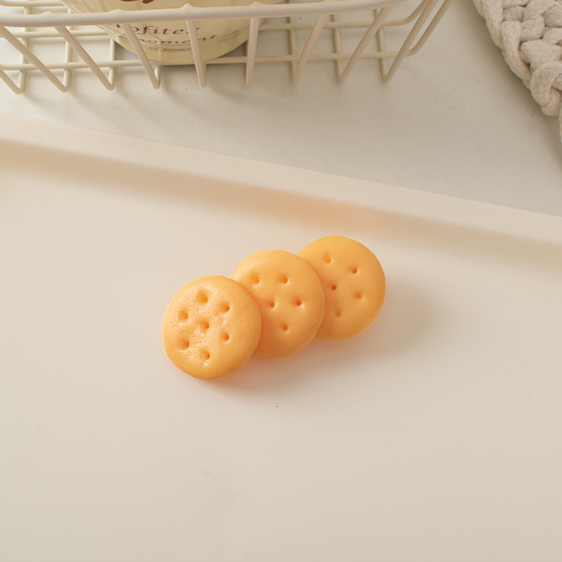 Cute Baking Biscuit Hair Clip Girl's Heart Butterfly Knot Hairpin Clip Hair Clip Korean Edition Fun Simulation Hair Accessories: Yellow