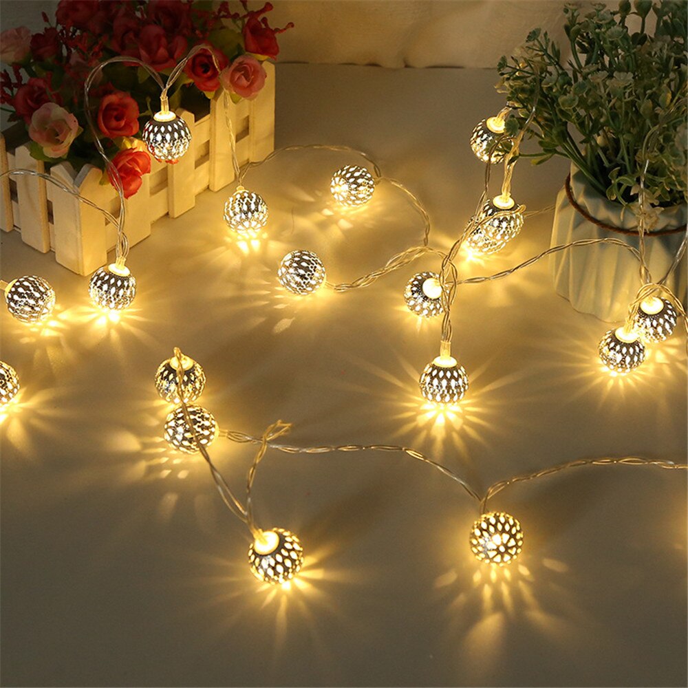 Led-globelamp met marokkaanse holle metalen bol, op batterijen, voor bruiloft, kerst, huis, kamer, buitendecoratie: Warm wit / 5m 50 leds