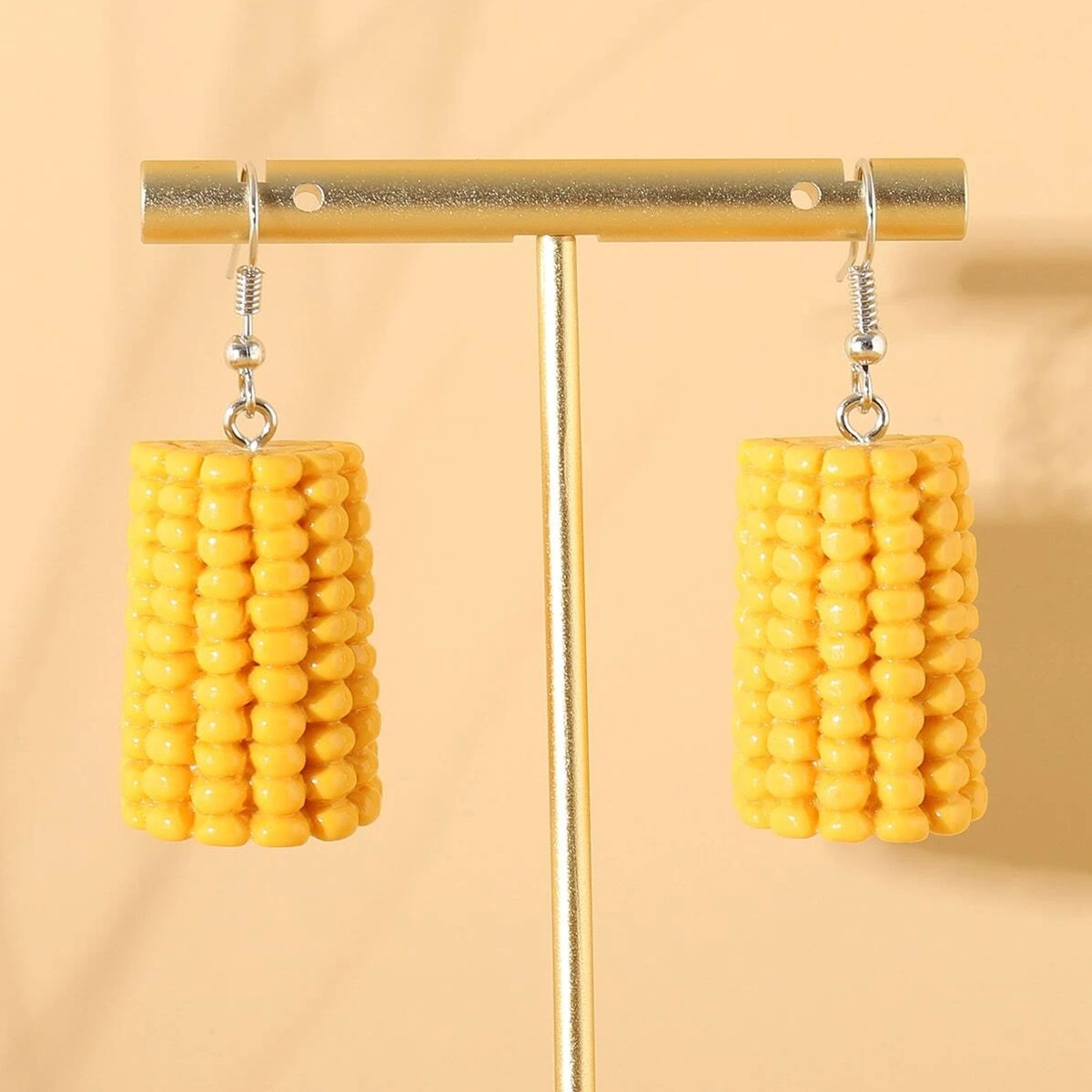 1 par de pendientes de gota de comida de Donut 3D de colores para mujer, para niños, creativa, divertida, abalorios de pastel Kawaii, pendientes colgantes, joyería: Marrón rojizo