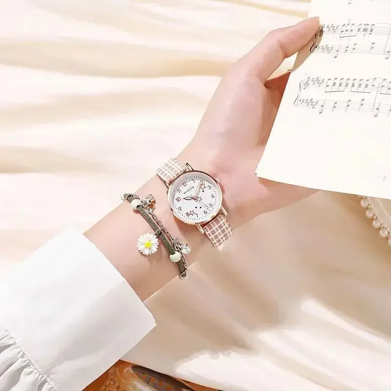 Kvinnor herr kvartsklocka herrklockor lyxiga klassiska retro armbandsur med stora diamanter: Flerfärgad