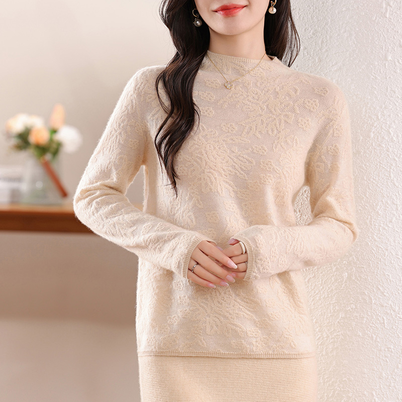 100%  damestrikket genser i merinoull, rund hals, hul, avslappet, moteriktig, varm, , undertøy, høst/vinter