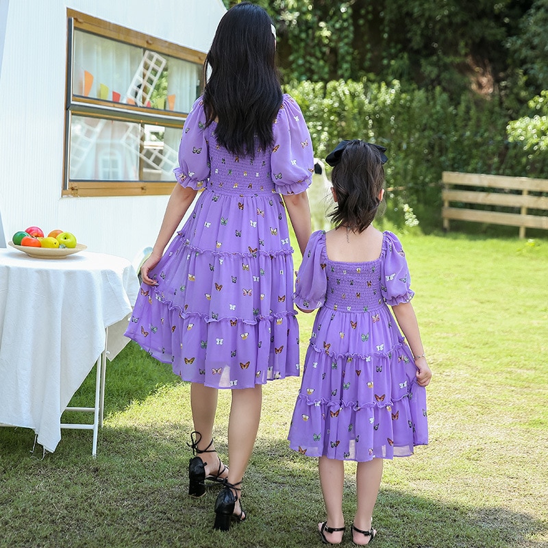 Tweeling baby moeder en dochter jurk paarse bloemenprint zomer moeder en ik trouwjurk familie bijpassende outfits