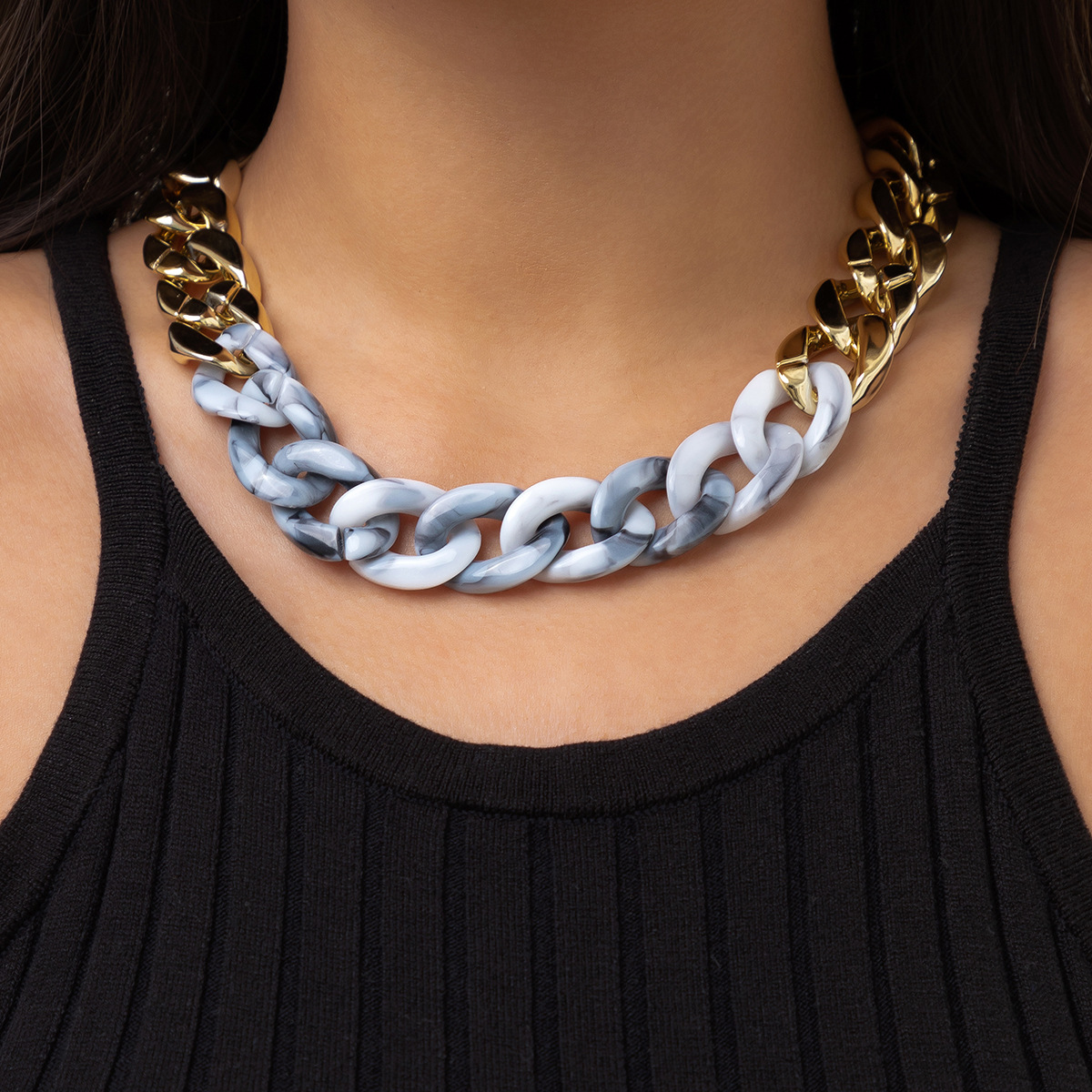 Collar Simple exagerado para mujer, cadena CCB gruesa distorsionada de Hip Hop de 4 colores, collares creativos, de joyería para chica Glamour a la: De arma