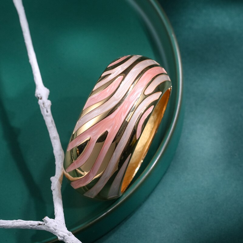 Klassieke Metalen Manchet Mode Grote Armbanden Armbanden Voor Vrouwen Breed Geometrische Armbanden Vrouwelijke Charme Eenvoudige Sieraden