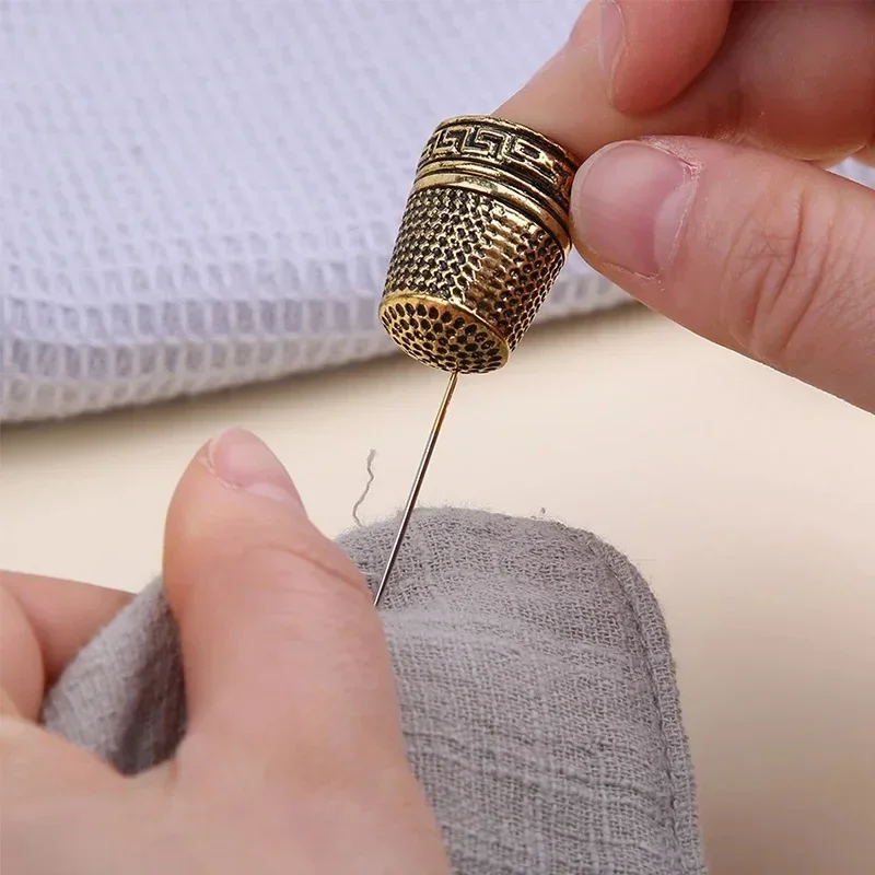 1pc vintage koppar sömnad fingerborg silver guld fingerskydd verktyg pyssel hantverk hushållssömnad broderi ماكينة خياطة محمولة