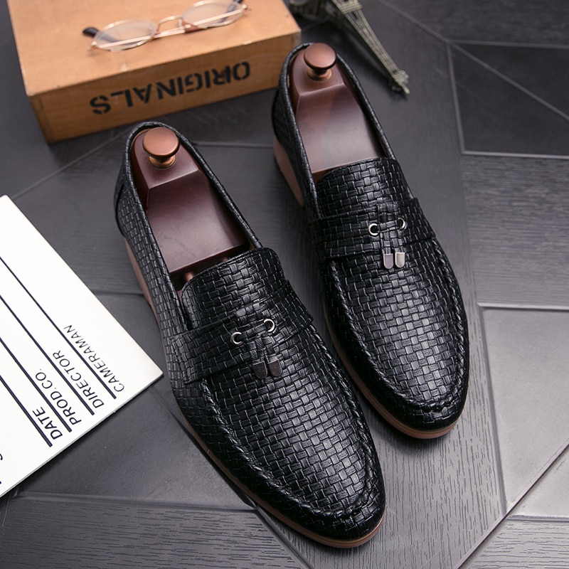 Mænd loafers sko læder mokkasiner slip on mænd & #39 ;s fritidssko udendørs kjole fest loafers mandlige lejligheder moccasin sko stor størrelse 47: Sort / 9