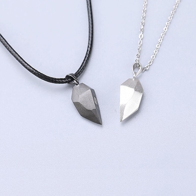 2Pcs Minimalist Lovers Matching Friendship Heart Pendant Couple Magnetic Distance Faceted Heart Pendant Necklace Jewelry