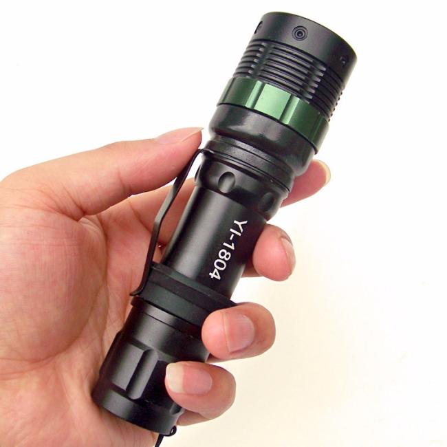 3000 Lumen Zoomable XM-L Q5 LED Flashlight Torch Zoom Super Bright Light