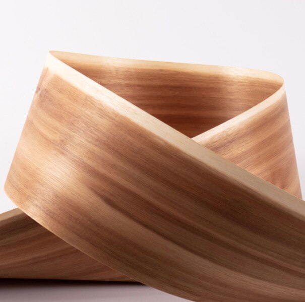 2 stuks l :2.5 meter breedte :16cm dikte :0.45mm natuurlijk massief houten fineer