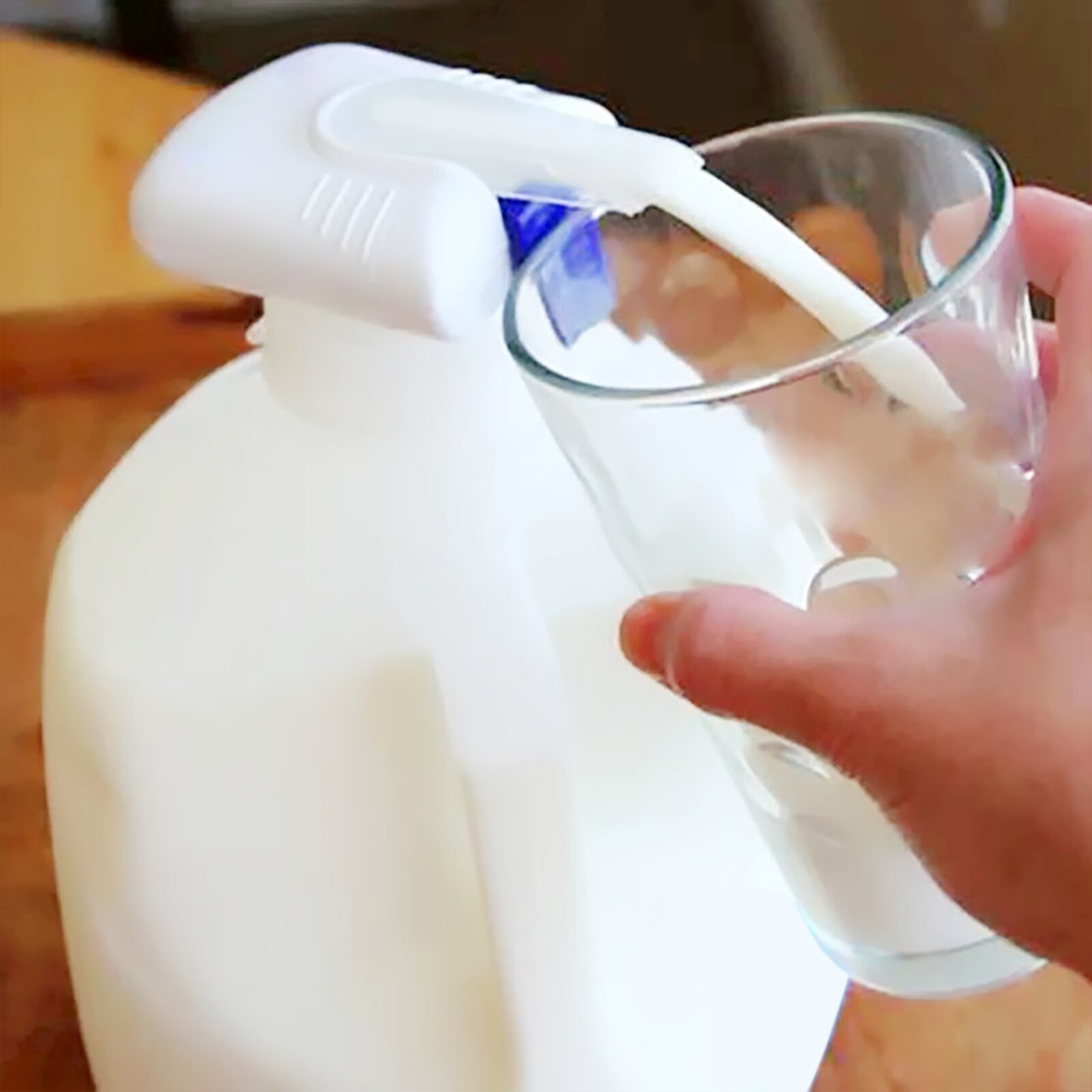 Magic Tap Automatische Drink Dispenser Elektrische Water Melk Drank Dispenser Past Meest Kannen Keuken Accessoires