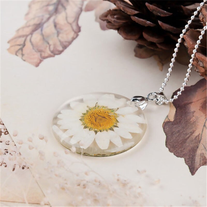 1 Pc Verkoop Handgemaakte Boho Transparante Hars Gedroogde Bloem Daisy Multicolor Hanger Zilveren Kleur Bal Ketting Vrouwen 45cm Lange